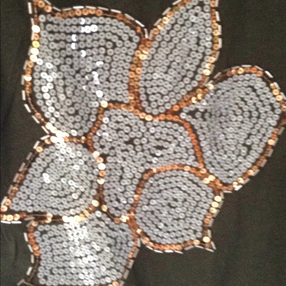 Top - Picture 2 of 3